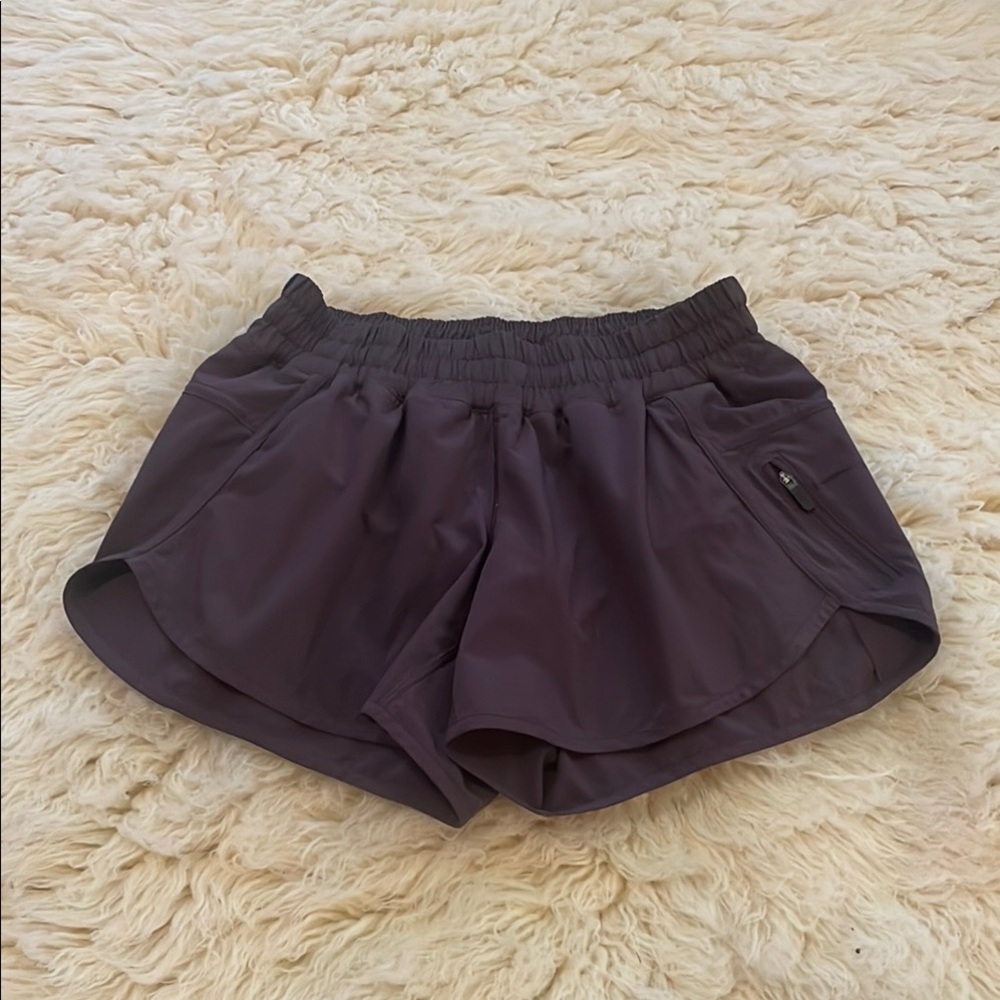 Lululemon Tracker short, size 6, 4” inseam